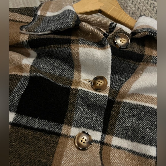 Women’s Flannel Plaid Shacket. Button Down. Size Small - Picture 3 of 3
